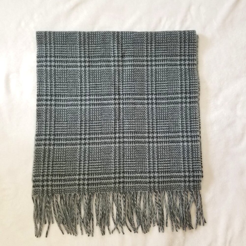 Ralph Lauren Women's Reversible Large Wool Scarf Black and Grey Hounds tooth